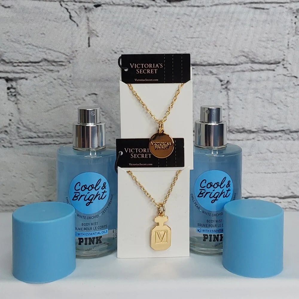 VICTORIA'S SECRET 'PINK' 'COOL & BRIGHT' 4-PIECE BODY MIST & BOTTLE CHARMS SET